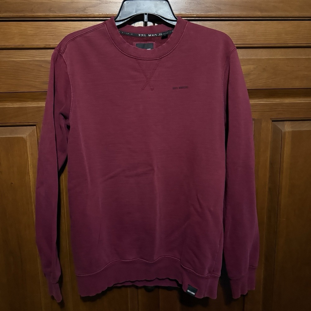 P9 Only and Sons Crewneck Sweatshirt Size Medium Maroon